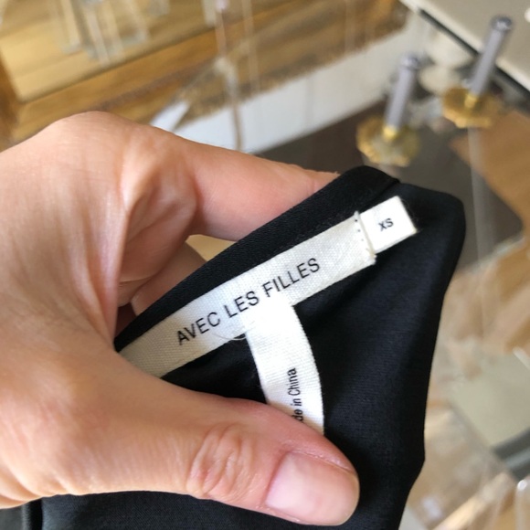 Avec Les Filles Black Tie-Front Crop Top MK - Picture 5 of 6